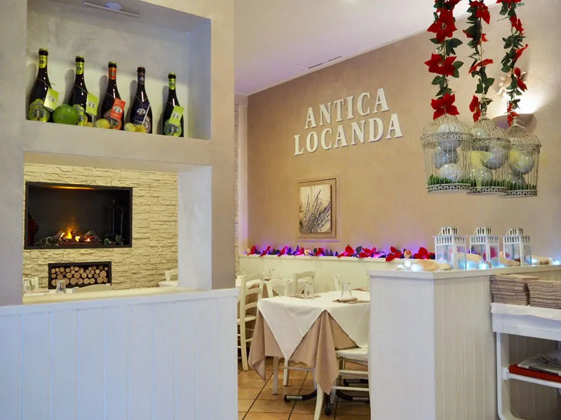 Sala interna del ristorante Antica Locanda